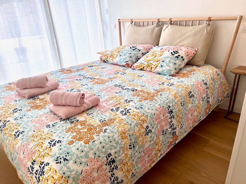 Chambre parentale avec un lit de 160