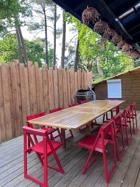 Jardin clos et vaste terrasse