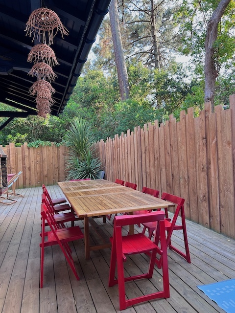 Espace repas extérieur sans vis à vis